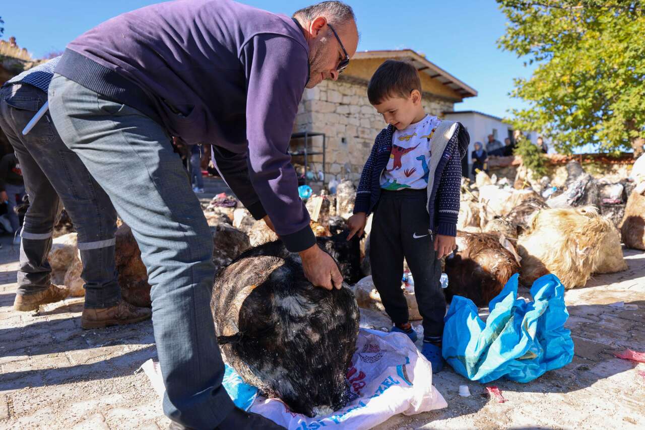 Konya’nın mağaralarında aylarca bekledi! Asırlık lezzet için uzun kuyruklar oluştu 4